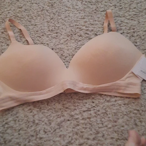 Bra - Picture 1 of 2
